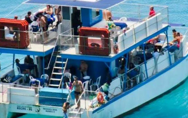 passeio-de-barco-noronha